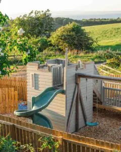 Magical-Boltholes_Scenery-5